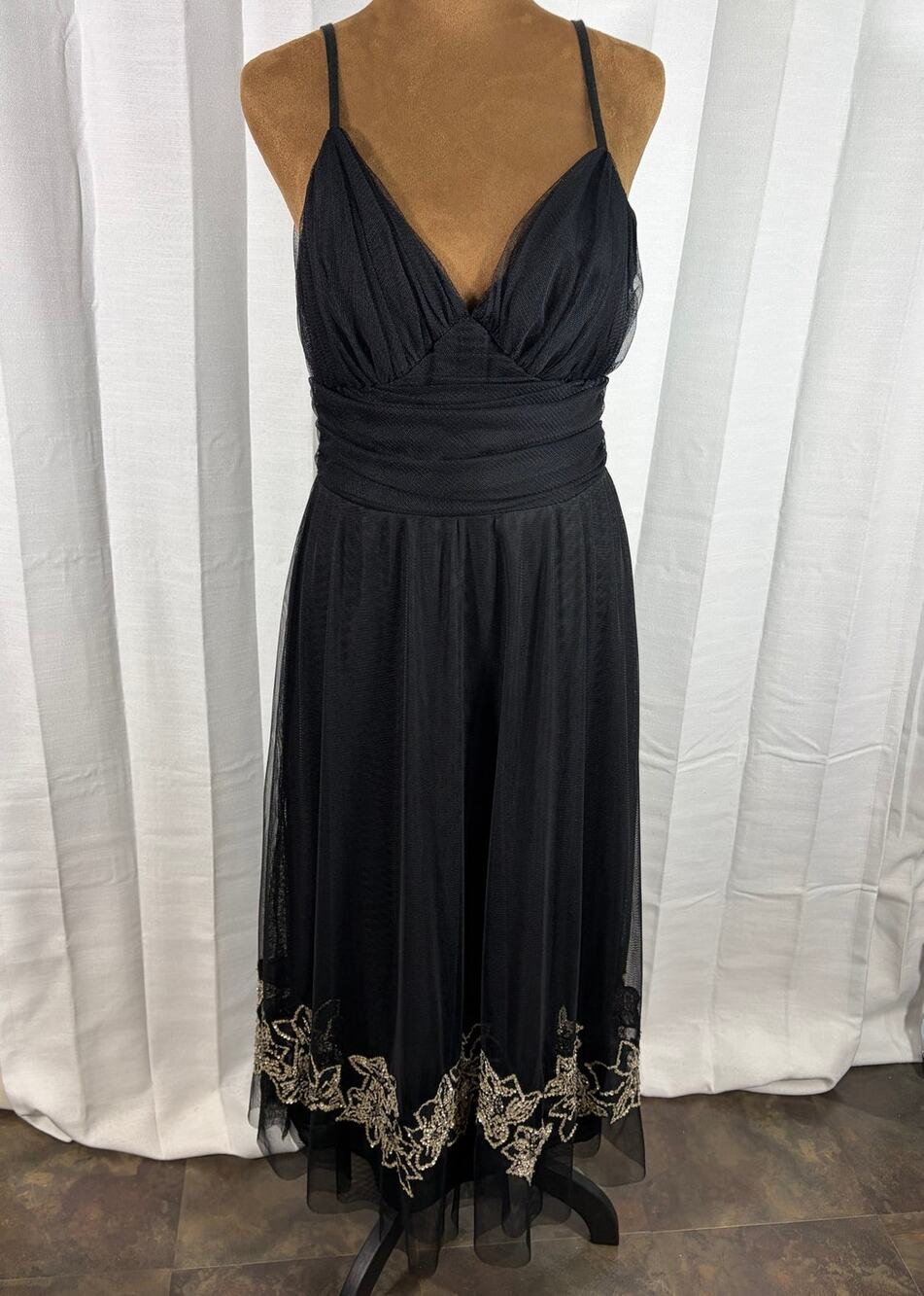 Vera Wang Black Mesh Mother-of-Pearl Beaded Floral Evening Dress Size 8